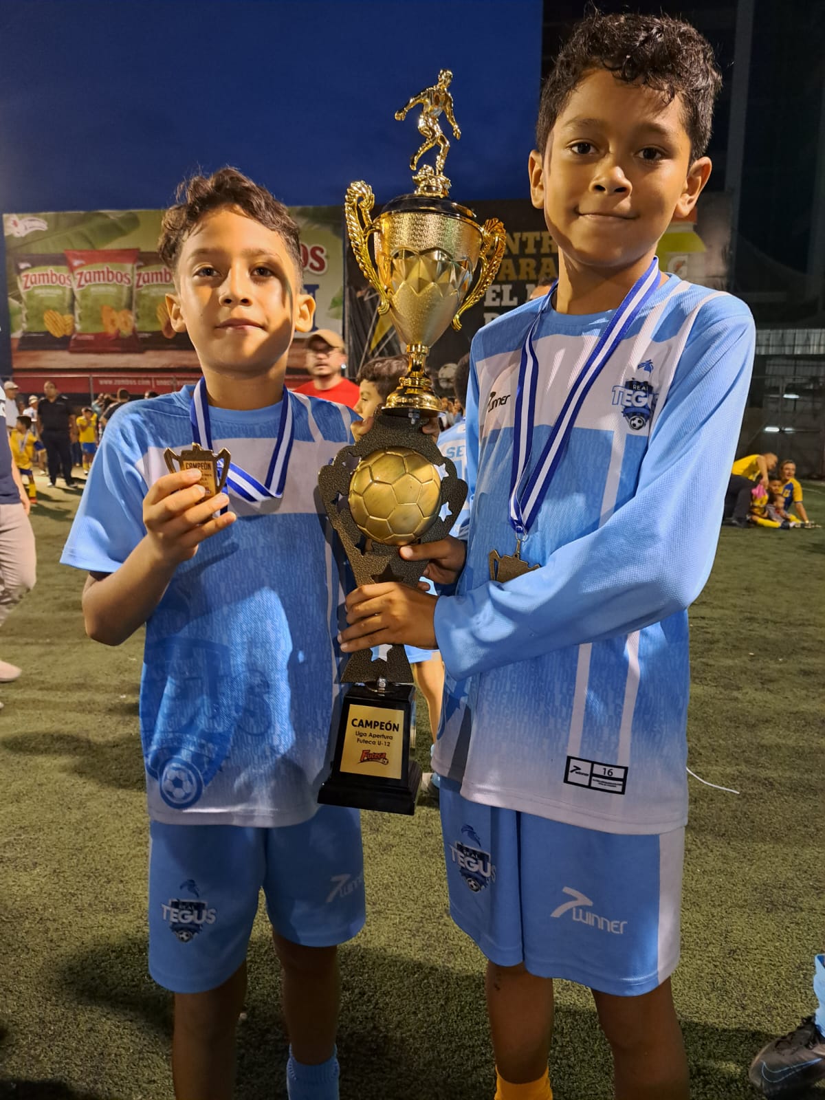 Andres Guevara y Josefer Berrios ganadores U12 Real Tegus